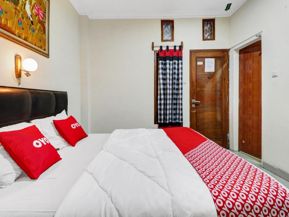 Oyo 90408 Hotel Horton Cirebon Exterior photo